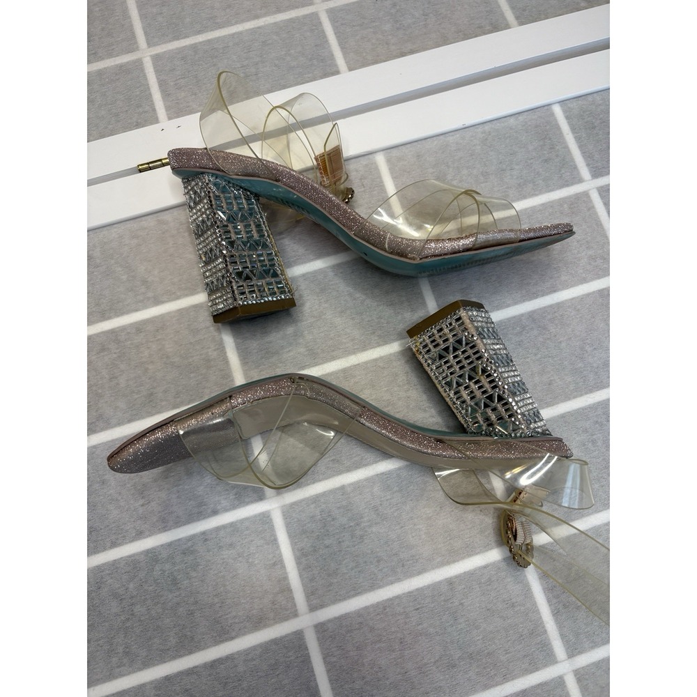 Betsey Johnson Bell‎ Clear Frosted Blue Sculpted Regency Embellished Sandal Sz 6